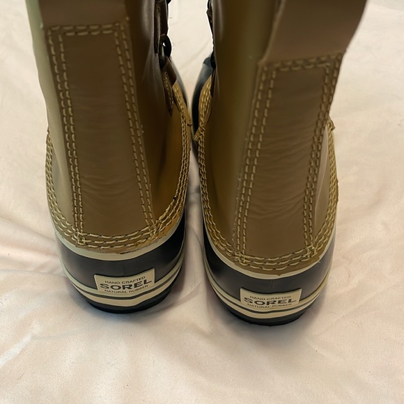 SOREL waterproof boots sz 4 - Picture 5 of 8